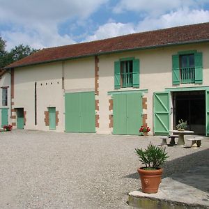 Bed and Breakfast Les Malvaux à Huriel Exterior photo