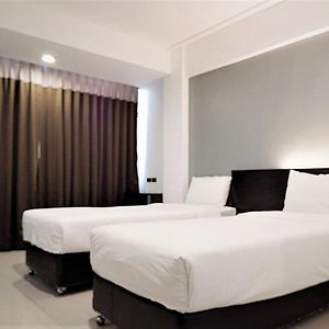 Izen Budget Hotel & Residence Rayong Exterior photo