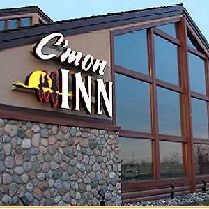 C'mon Inn&Suites Fargo Exterior photo