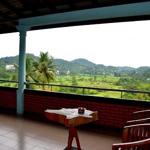 Hotel Rathna Gems Halt à Ratnapura Exterior photo