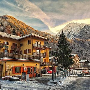 Hotel Le Nid de l'Aigle à Champoluc Exterior photo