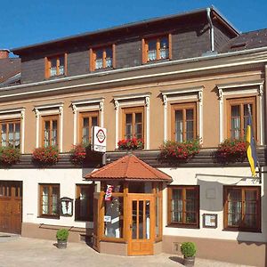 Hôtel Gasthof Maurer à Gloggnitz Exterior photo