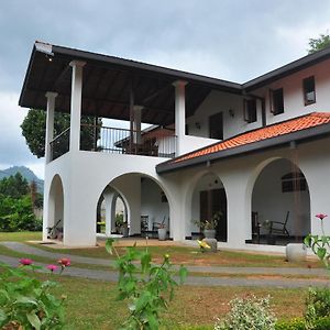 Villa Nilmalee Gampola Exterior photo