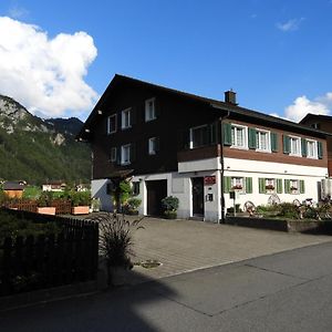 Bed and Breakfast Bnbetschart à Muotathal Exterior photo