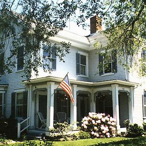 Isaiah Jones Homestead Bed And Breakfast Sandwich Exterior photo