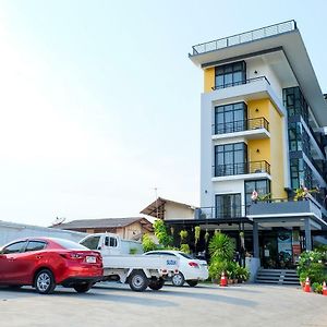 Baan Jumpa Residence Nakhon Pathom Exterior photo