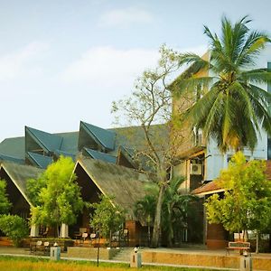 Avasta Resort And Spa Anurâdhapura Exterior photo