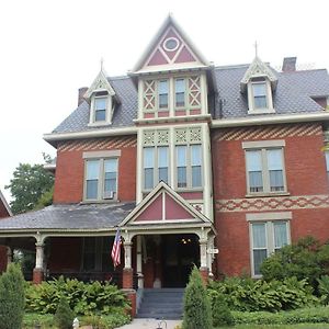 Bed and Breakfast Spencer House Bed & Breakfast à Érié Exterior photo