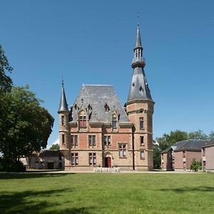 Hotel Château de Petit Bois à Cosne-d'Allier Exterior photo