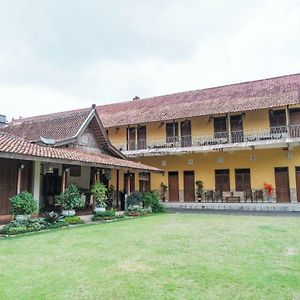 Hotel Oyo 405 Wisma Yosoputro à Tanjungtirto Exterior photo