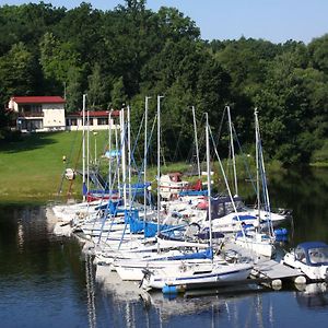 Hotel Yacht Club Barrandov à Kožlí u Orlíka Exterior photo