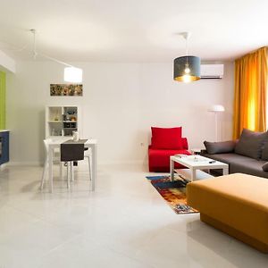 Appartement Pop Your C-O-L-O-R-S - Funky And Modern 1Bdr. Apt. à Plovdiv Exterior photo