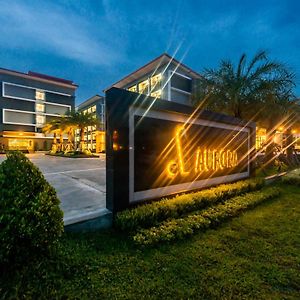 Hotel Aurora Suvarnabhumi à Bang Bo Exterior photo