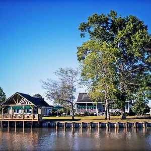 Bed and Breakfast A Chateau On The Bayou Bed & Breakfast à Raceland Exterior photo