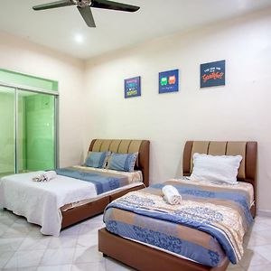 Gunung View Homestay 10 To 12 Pax Near Sunway Tambun Ipoh Exterior photo