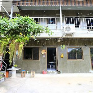 Baan Peun Guest House Nan Exterior photo