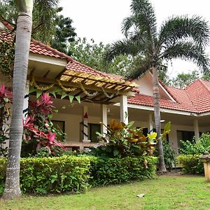 Hotel Baan Trishawar Khaoyai à Nakhon Ratchasima Exterior photo