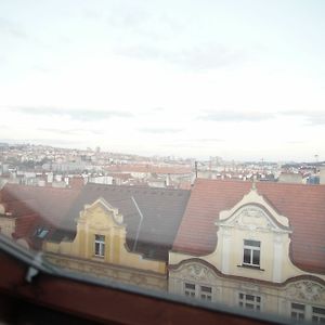 Appartement Attic Flat With Amazing Terrace à Prague Exterior photo