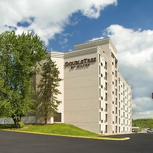 Hotel Doubletree By Hilton Washington Meadow Lands Casino Area Exterior photo