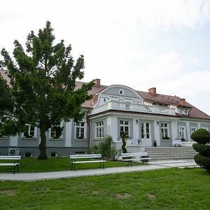 Hotel Mazurski Dwor à Olecko Exterior photo