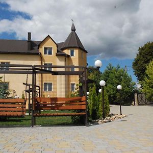 Hotel Sadyba Darka à Ternopil Exterior photo