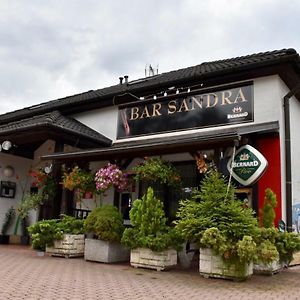 Hotel Penzion-Bar Sandra à Belkovice Exterior photo