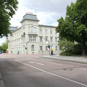 Hotel "Stadt Koethen" Koethen  Exterior photo