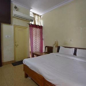 Spot On 47388 Dutta Guest House Bharatpur Exterior photo