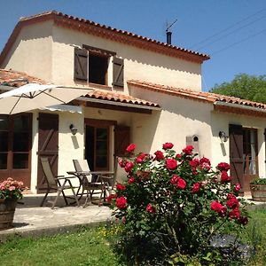 Bed and Breakfast Chez Irene à Saint-Quentin-la-Tour Exterior photo