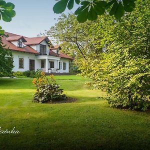 Villa Dwor W Kielczowce à Moszczenica  Exterior photo