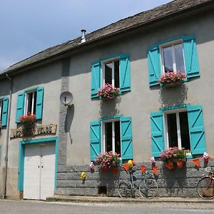 Les Deux Vélos CycleLodge / Fietshotel Biert Exterior photo