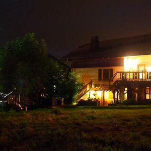 Bed and Breakfast Chez Julie à Thollon-les-Mémises Exterior photo