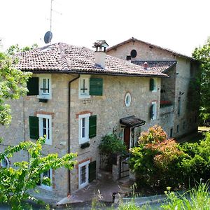 Bed and Breakfast La Quercia - la maison des arts à Vezzano sul Crostolo Exterior photo