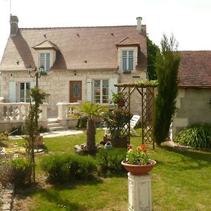 Villa Aux Jardin's de la Bosniere à Cussay Exterior photo