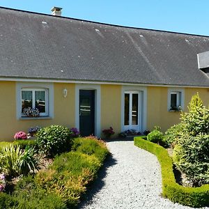 Bed and Breakfast Chambre d'hôtes Le Pot au Lait à Villaines-la-Juhel Exterior photo