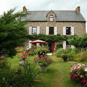 Chambres d'Hôtes de la Barrerie Dingé Exterior photo