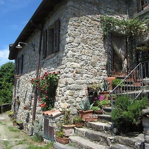 Bed and Breakfast Poggio Delle Rondini à Bagnone Exterior photo