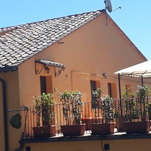 Villa "Profumo Di Tiglio" à Bagnoregio Exterior photo