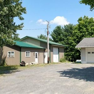 Appartement Becker'S Private Studio 2 Queen Beds, 1 Futon With A Great Back Yard! à Auburn Exterior photo