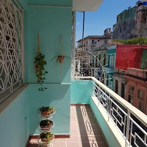 Casa Armando Y Mercy La Havane Exterior photo