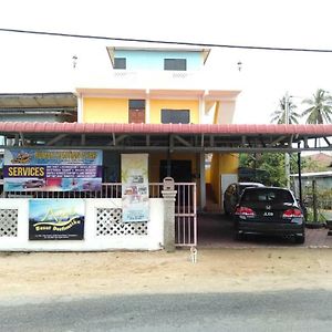 Rumah Hentian Ayah Kampung Kuala Besut Exterior photo