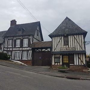 Hotel Le Mouton Gras à Aumale Exterior photo