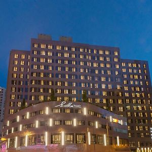 Hotel Silka Tsuen Wan, Hong Kong Exterior photo