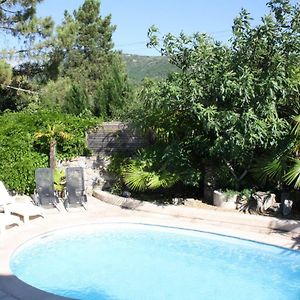 gîte jaune Ardèche L'Avventura Grospierres Exterior photo