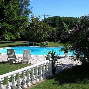 Bed and Breakfast Chambre d'Hôtes bleue à Saint-Nicolas-de-la-Grave Exterior photo