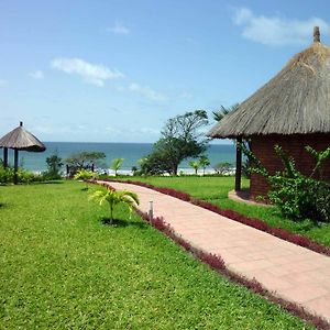 Leos Beach Hotel And Restaurant Adults Only Brufut Exterior photo