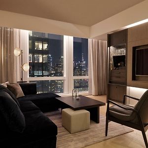 Equinox Hotel New York Exterior photo