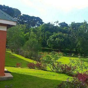 Hôtel Philo Leisure Gardens à Kalangala Exterior photo