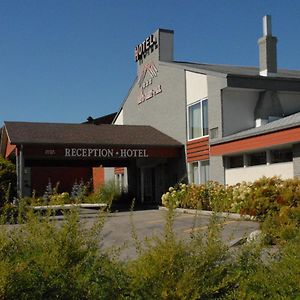 Hotel Baie Saint Paul Exterior photo