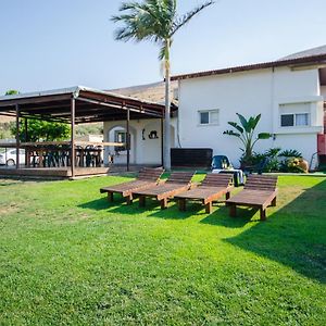 Avigail Guest House Yavneʼel Exterior photo